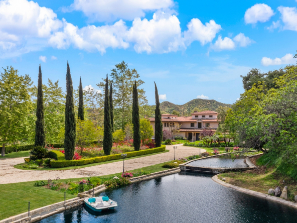 Palatial Residence 13