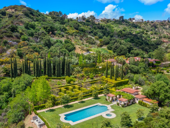Palatial Residence 17