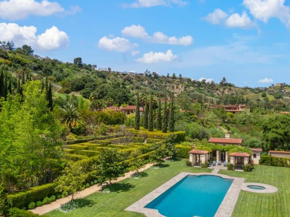 Palatial Residence 18