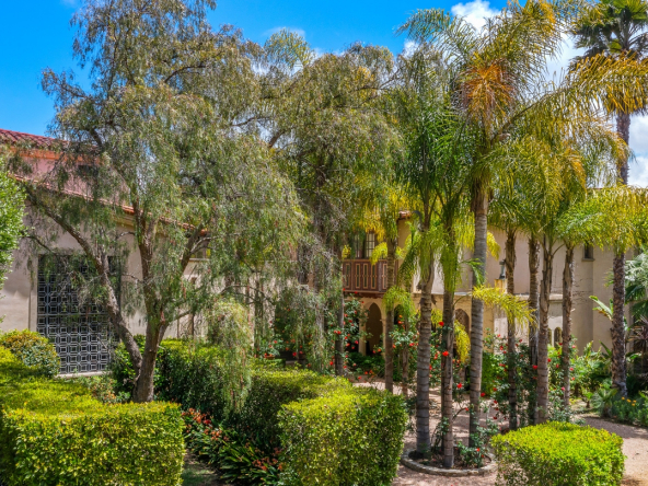 Palatial Residence 22