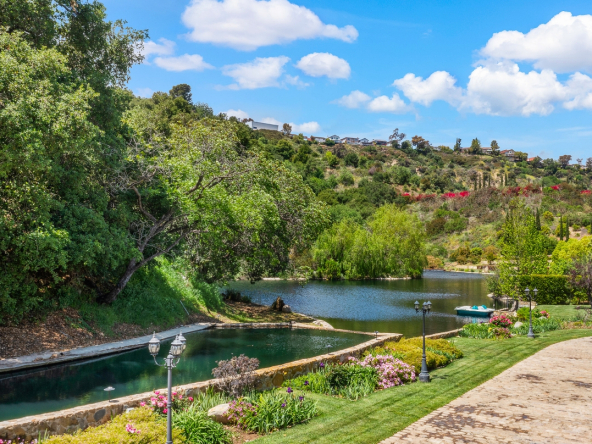Palatial Residence 23