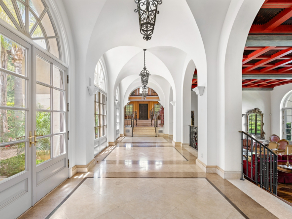 Palatial Residence 28