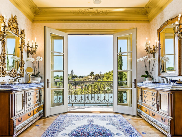 Cape Estate 16