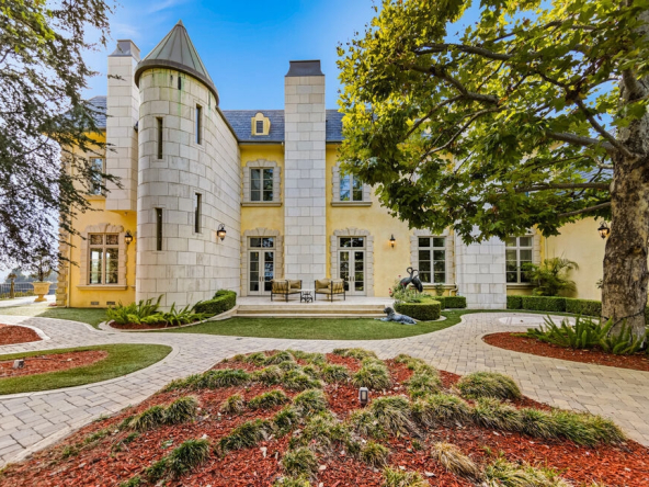 Cape Estate 24