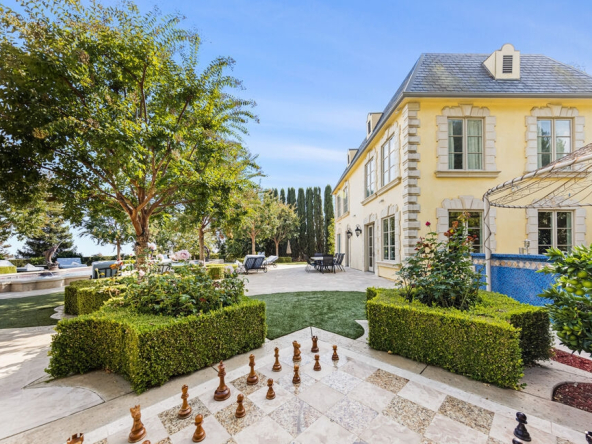 Cape Estate 27