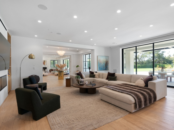 Majestic Estate 28