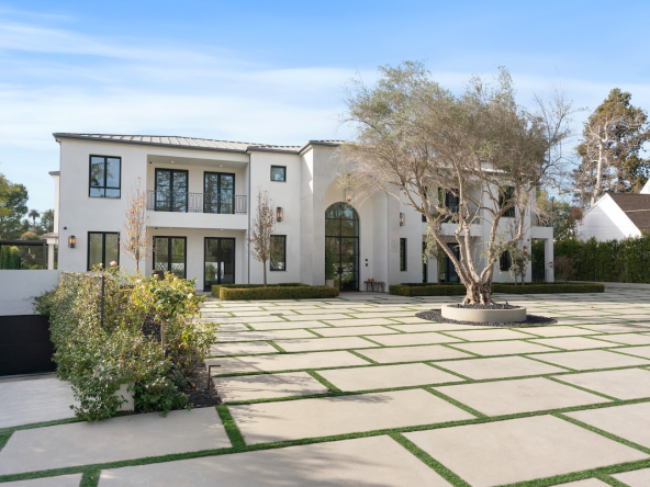 Majestic Estate 33