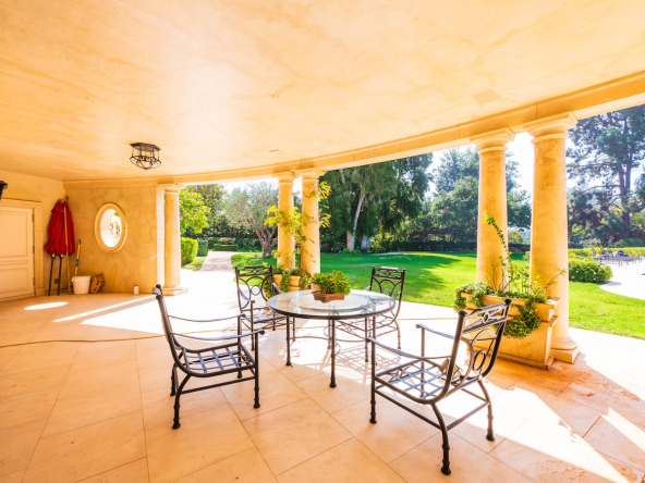 Royalty Estate 15 (2)