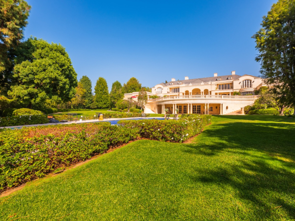 Royalty Estate 2.5