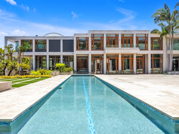 Aqua Estate 22