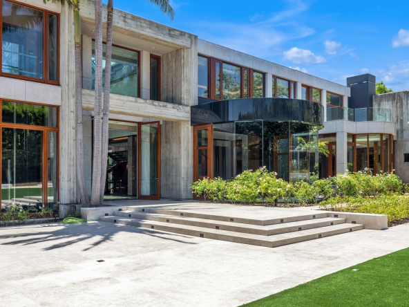Aqua Estate 24