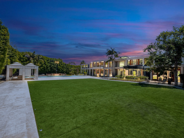 Aqua Estate 29