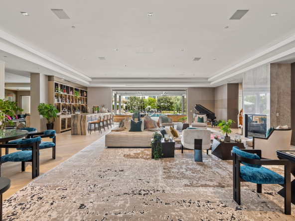 Iconic Estate 13
