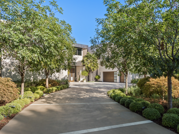 Iconic Estate 4