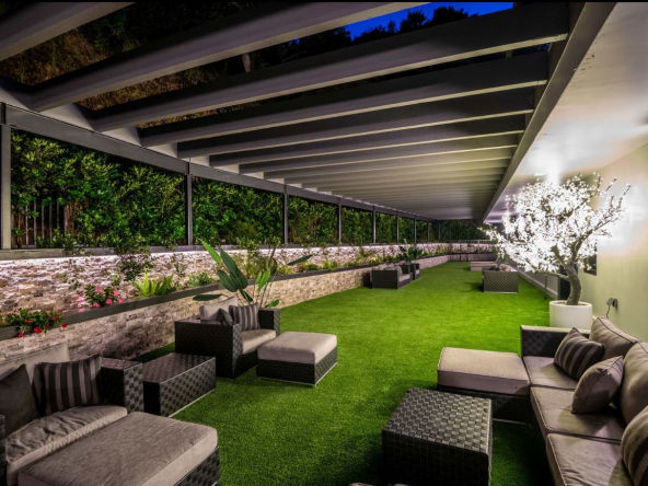 Lush Oasis 11