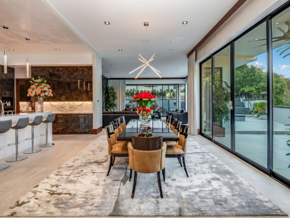 Lush Oasis 33