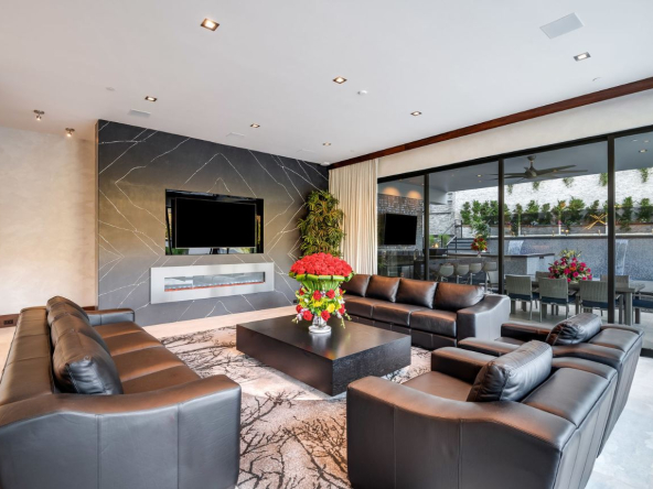 Lush Oasis 38
